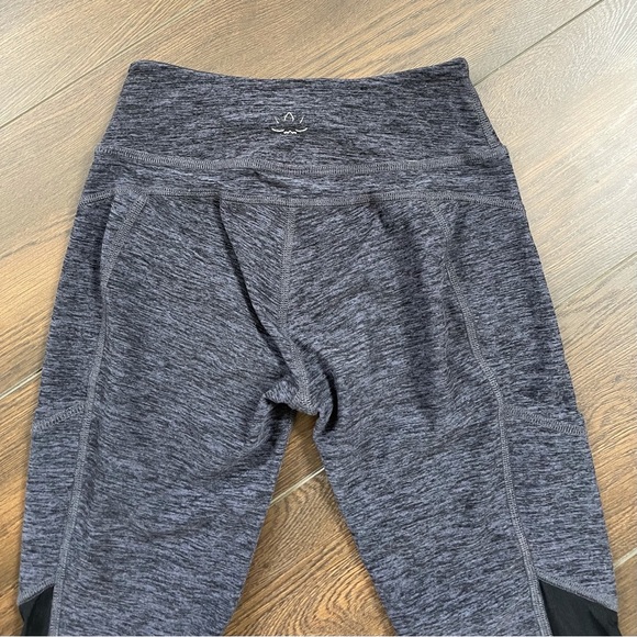 BEYOND YOGA high rise mesh panel leggings - Picture 5 of 7